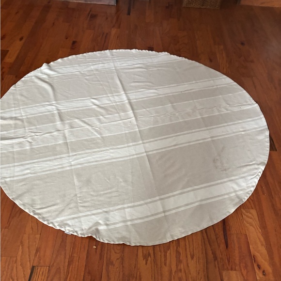 Easter Linens - Picture 8 of 11